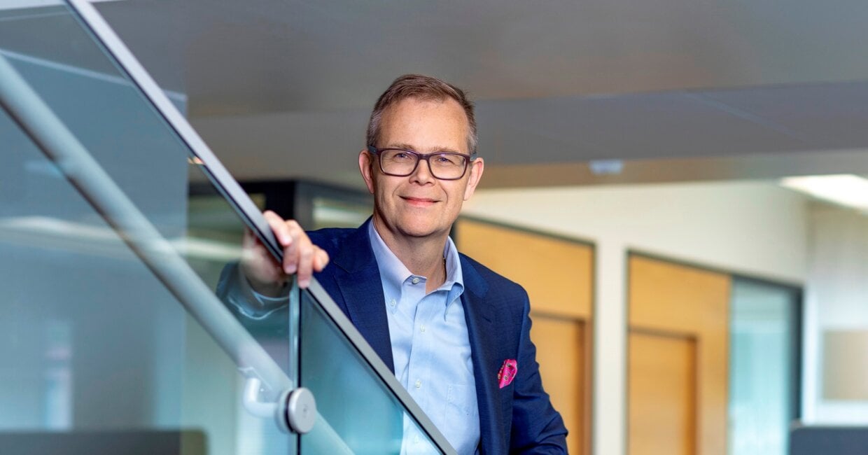 Breaking the laws of gravity