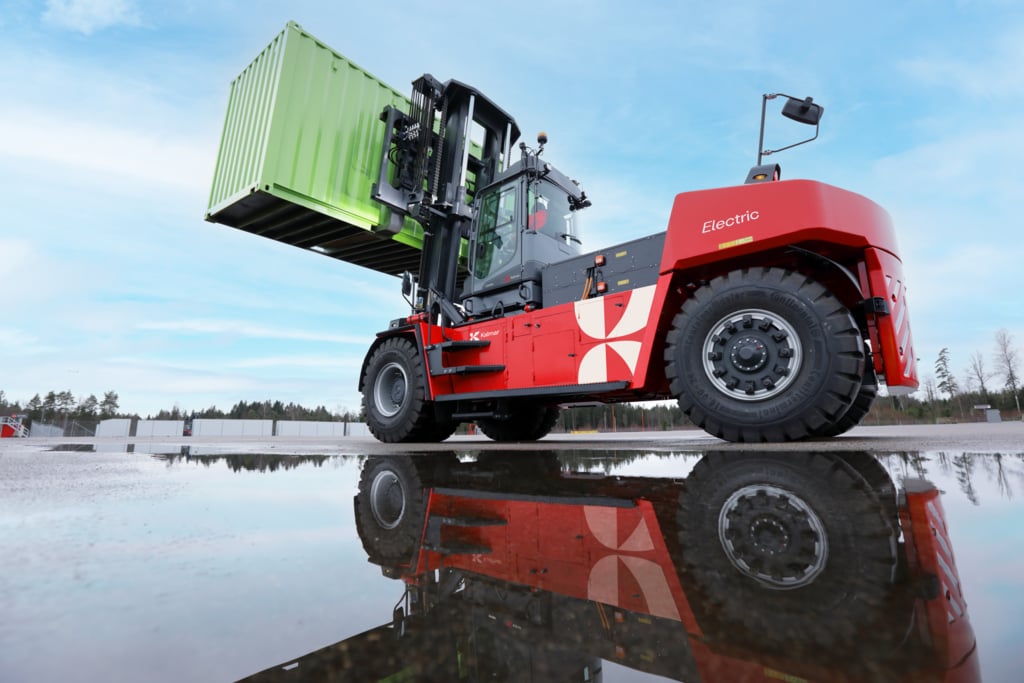 NB_Kalmar Electric Heavy Forklift 18-33 ton